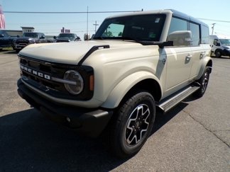 New 2025 Ford Bronco Outer Banks image 1