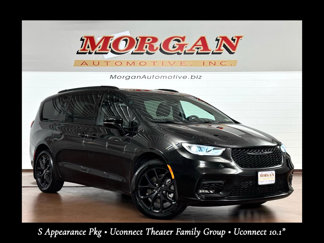 Used 2023 Chrysler Pacifica Limited w/ Uconnect Theater Family Group image 1