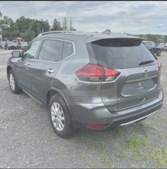 Used 2020 Nissan Rogue SV image 1
