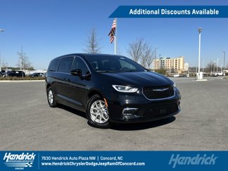 New 2025 Chrysler Pacifica Select image 1