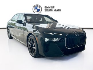 New 2026 BMW 750e xDrive w/ Premium Package image 1
