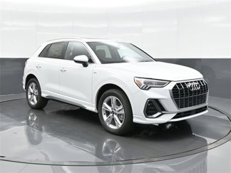 Used 2024 Audi Q3 2.0T Premium w/ Convenience Package image 1