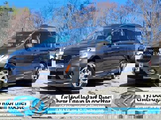 Used 2023 Chrysler Pacifica Limited image 1