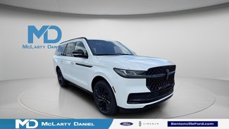 New 2025 Lincoln Navigator L Reserve w/ Jet Appearance Package image 1
