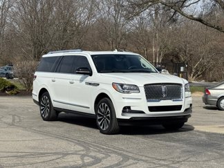 Used 2024 Lincoln Navigator L Reserve image 1