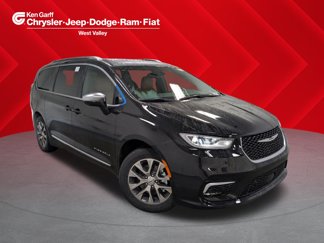 New 2025 Chrysler Pacifica Pinnacle image 1