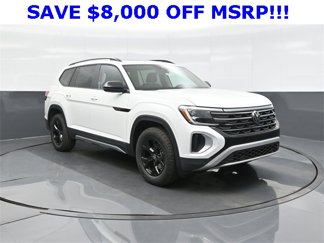 New 2025 Volkswagen Atlas Peak Edition SE image 1
