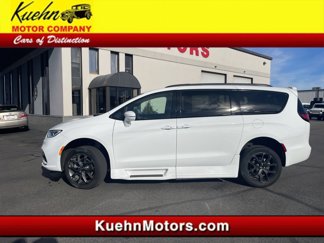 Used 2022 Chrysler Pacifica Touring-L w/ S Appearance Package image 1