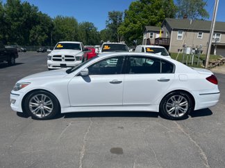 Used 2014 Hyundai Genesis 3.8 image 1