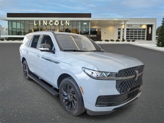 New 2025 Lincoln Navigator Reserve image 1