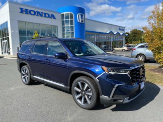 New 2025 Honda Pilot Touring image 1