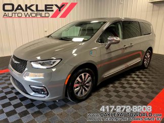 Used 2022 Chrysler Pacifica Limited image 1