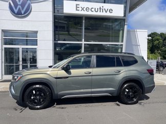 New 2025 Volkswagen Atlas Peak Edition SE image 1