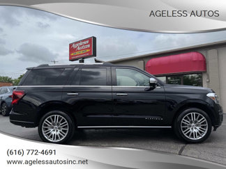 Used 2024 Ford Expedition Platinum image 1