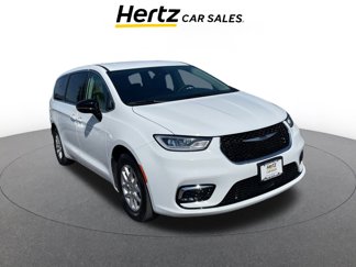 Used 2024 Chrysler Pacifica Touring-L image 1