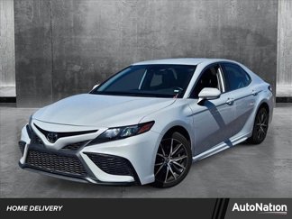 Used 2023 Toyota Camry SE image 1