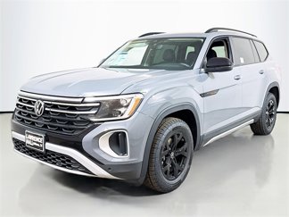 New 2025 Volkswagen Atlas Peak Edition SE image 1