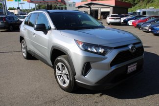 Used 2022 Toyota RAV4 LE image 1