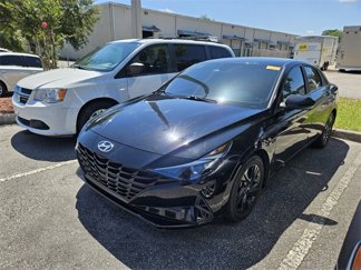 Used 2023 Hyundai Elantra SEL image 1