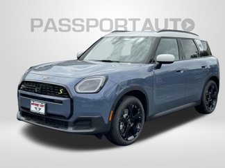 New 2025 MINI Cooper Countryman S E image 1