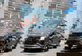 Used 2025 Hyundai Elantra SEL image 1