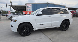 Used 2020 Jeep Grand Cherokee Altitude image 1