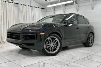 Used 2025 Porsche Cayenne image 1