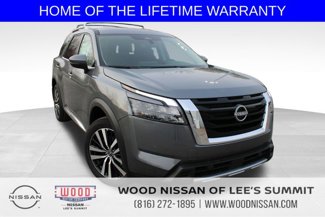 New 2025 Nissan Pathfinder Platinum image 1