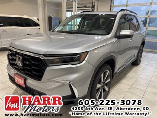 New 2025 Honda Pilot Touring image 1