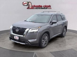 New 2025 Nissan Pathfinder SL w/ SL Premium Package image 1