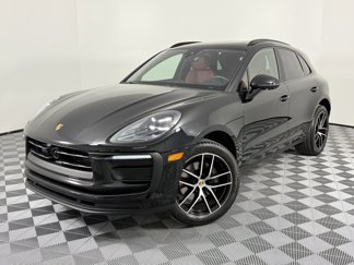 Used 2025 Porsche Macan image 1