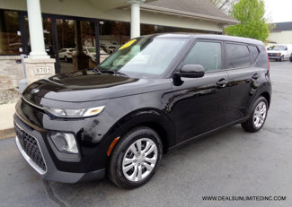 Used 2021 Kia Soul LX image 1