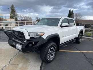 Used 2018 Toyota Tacoma TRD Off-Road image 1