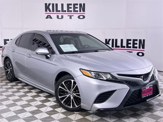 Used 2018 Toyota Camry SE image 1