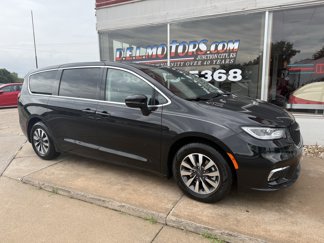 Used 2022 Chrysler Pacifica Touring-L image 1