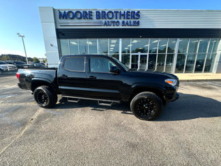 Used 2020 Toyota Tacoma TRD Off-Road image 1