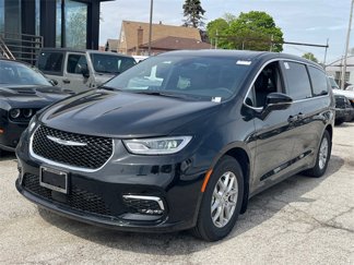 New 2025 Chrysler Pacifica Select w/ Uconnect Theater Family Group image 1