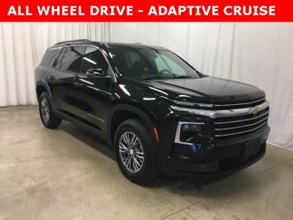 Used 2025 Chevrolet Traverse LT image 1