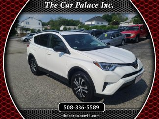Used 2017 Toyota RAV4 LE image 1