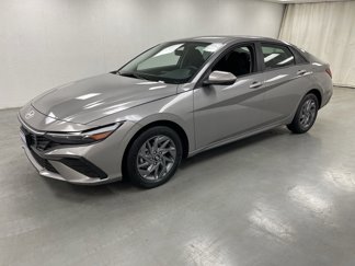 Used 2024 Hyundai Elantra SEL image 1