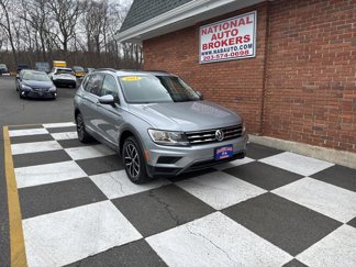 Used 2021 Volkswagen Tiguan SE w/ Panoramic Sunroof Package image 1