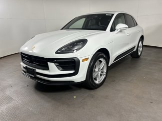 Certified 2025 Porsche Macan image 1