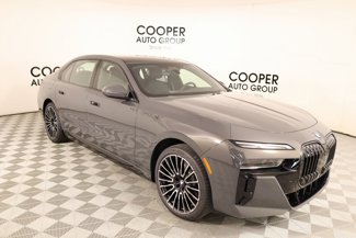 New 2026 BMW 750e xDrive image 1