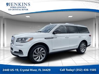 Used 2022 Lincoln Navigator Reserve image 1