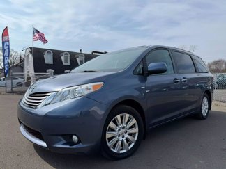 Used 2017 Toyota Sienna XLE Premium image 1