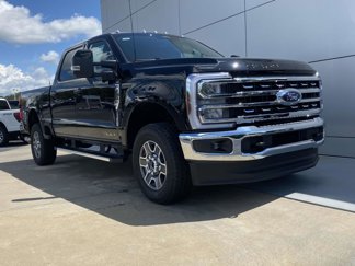 New 2025 Ford F250 4x4 Crew Cab Super Duty image 1