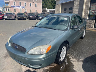 Used 2005 Ford Taurus SE image 1