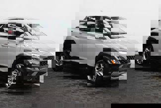 Used 2023 Hyundai Kona SE image 1