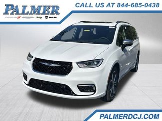 New 2026 Chrysler Pacifica Pinnacle image 1