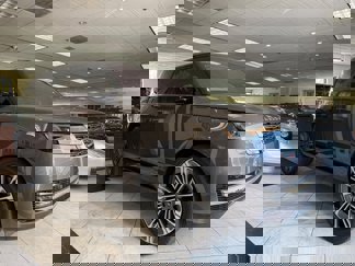 Used 2022 Land Rover Range Rover SE image 1